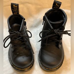 Dr Martens Boys Black Size 5 Like New